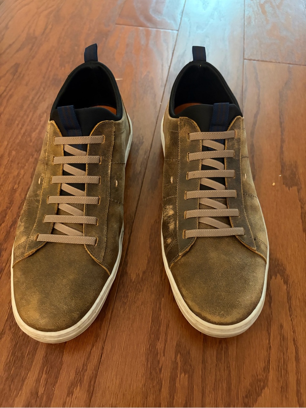 Martin Dingman Cameron Pebble Grain Sneakers in Chestnut with White Sole